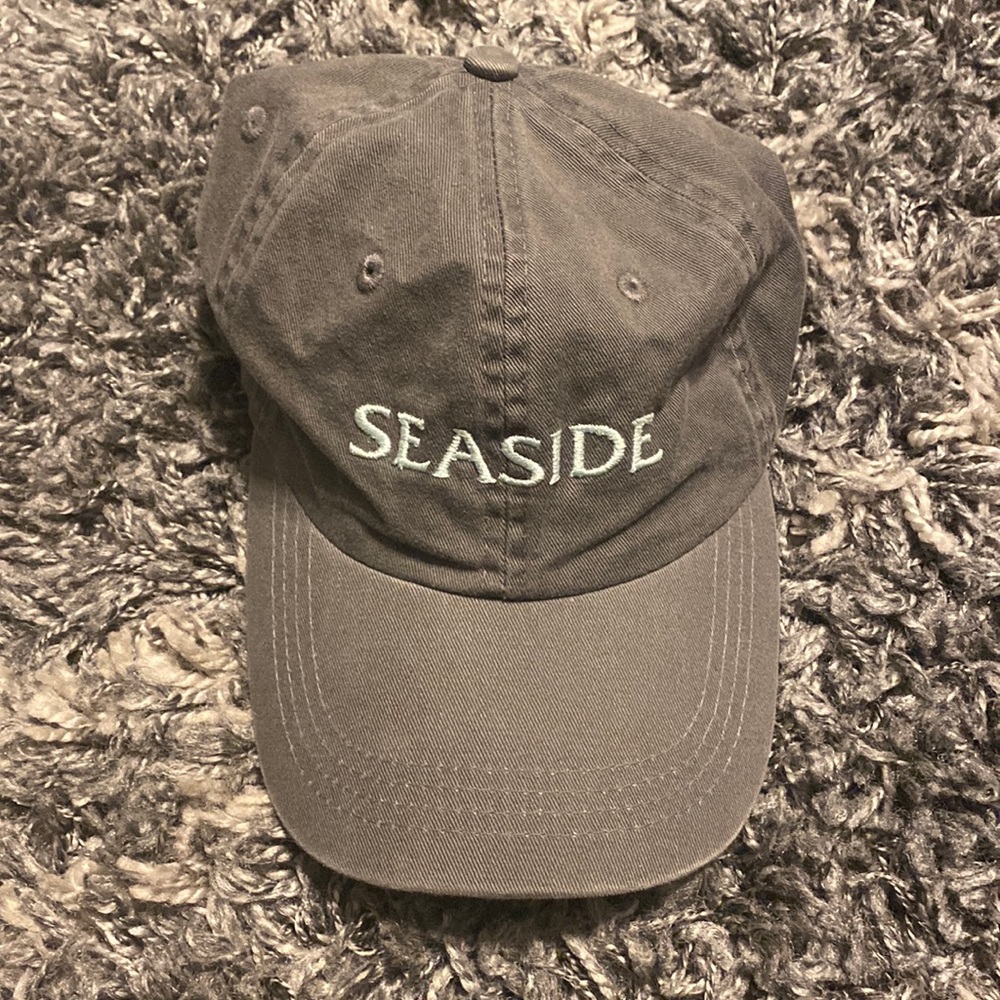 Seaside hat